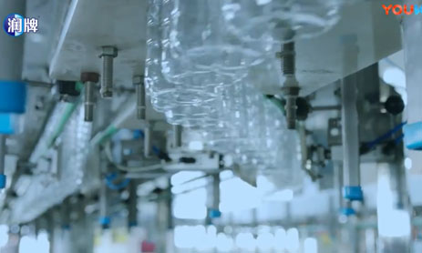 24000BPH传统瓶装水生产线展示